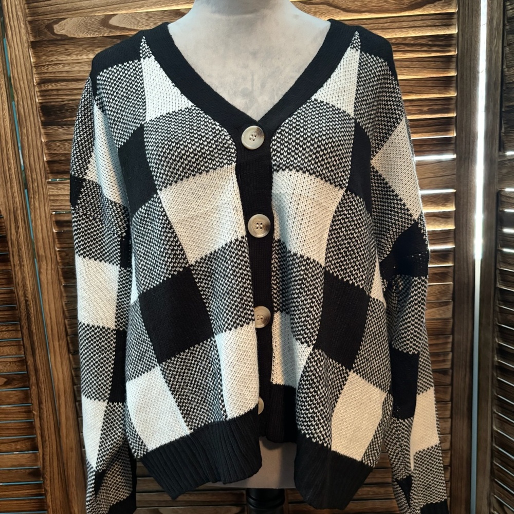 Black and White gingham cardigan